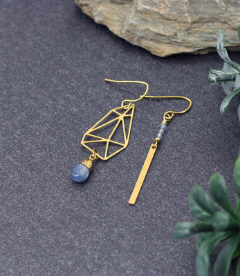 Asymmetrische grafische oorbellen met kyanite